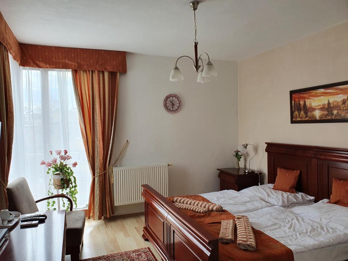 ניטרה Hotel Oko מראה חיצוני תמונה