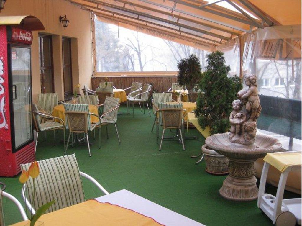 ניטרה Hotel Oko מראה חיצוני תמונה